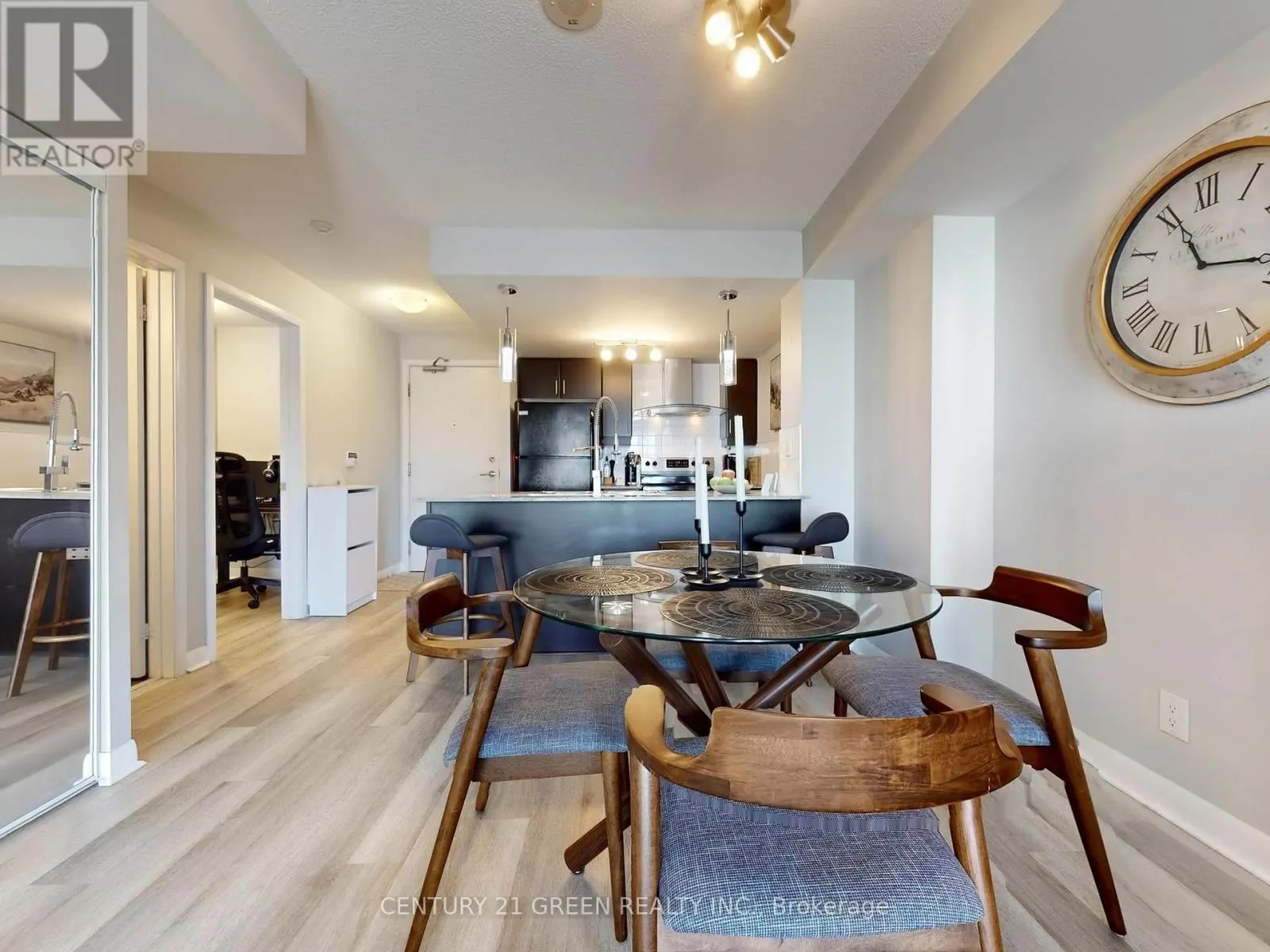 709 - 190 BOROUGH DRIVE