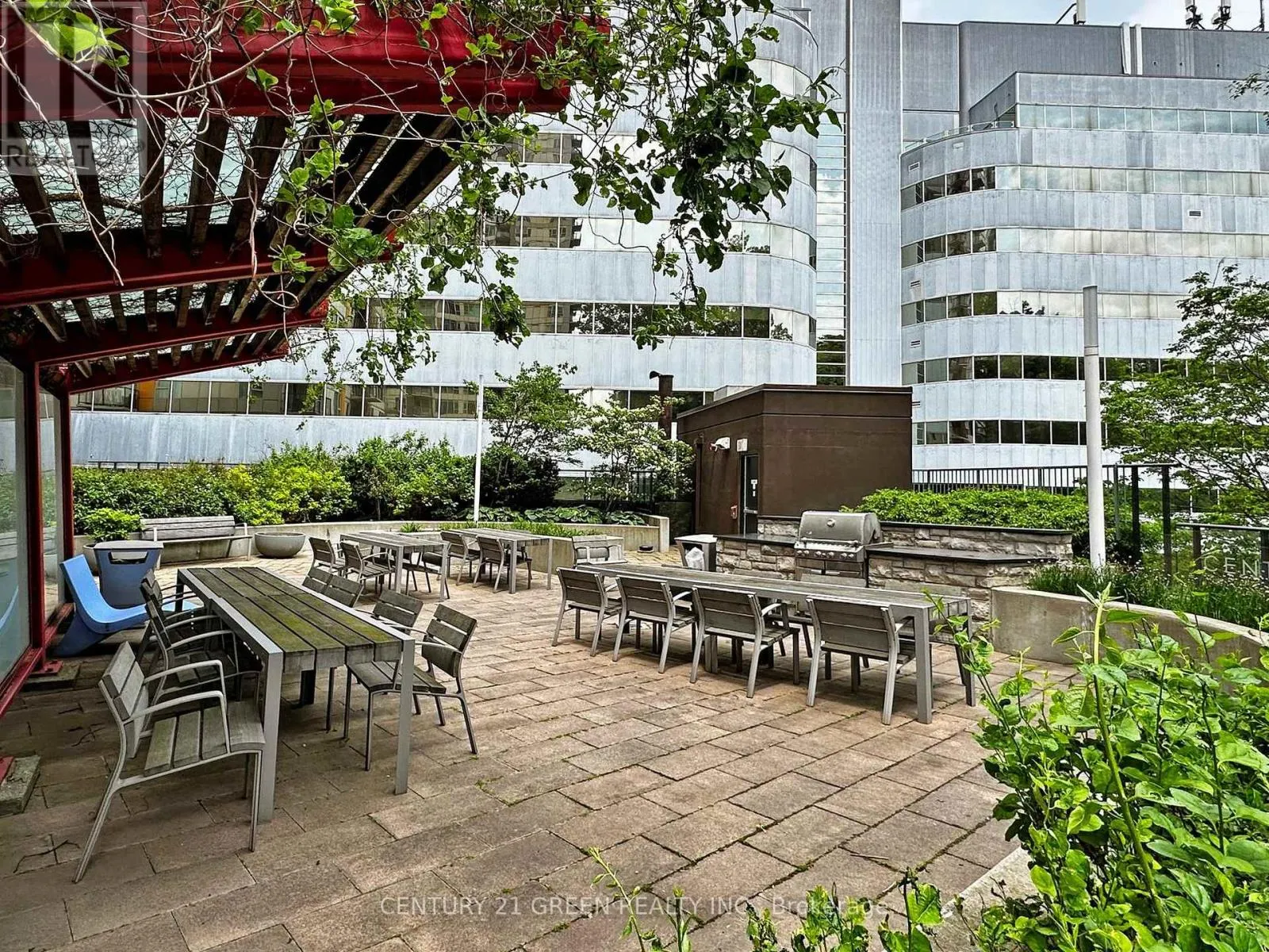709 - 190 BOROUGH DRIVE