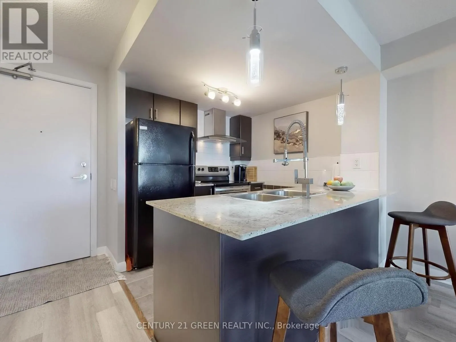 709 - 190 BOROUGH DRIVE
