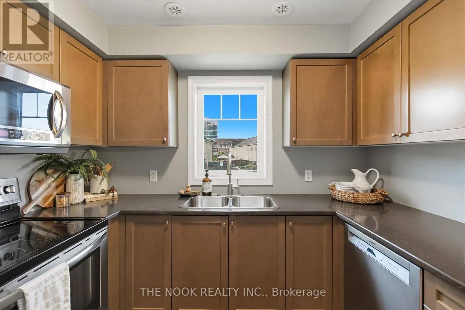 12 TABARET CRESCENT