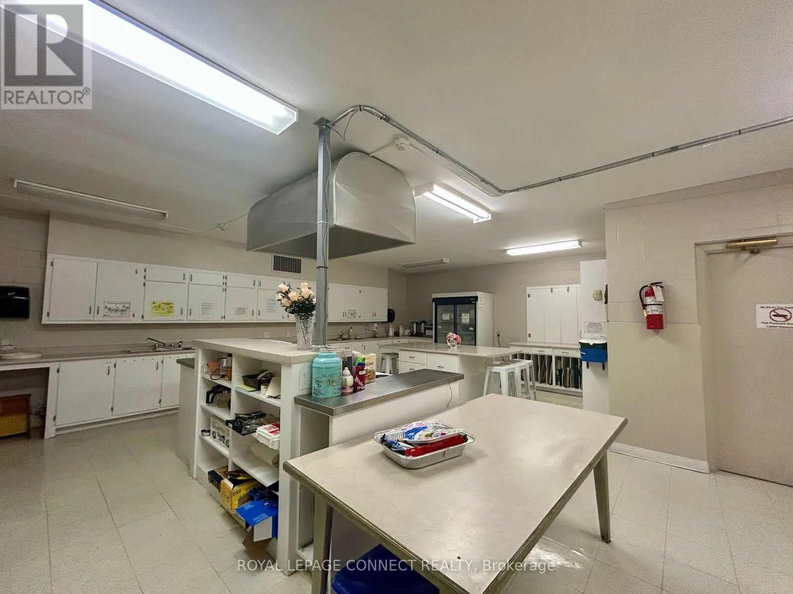 LOWER, OFF - 676 SIMCOE STREET N