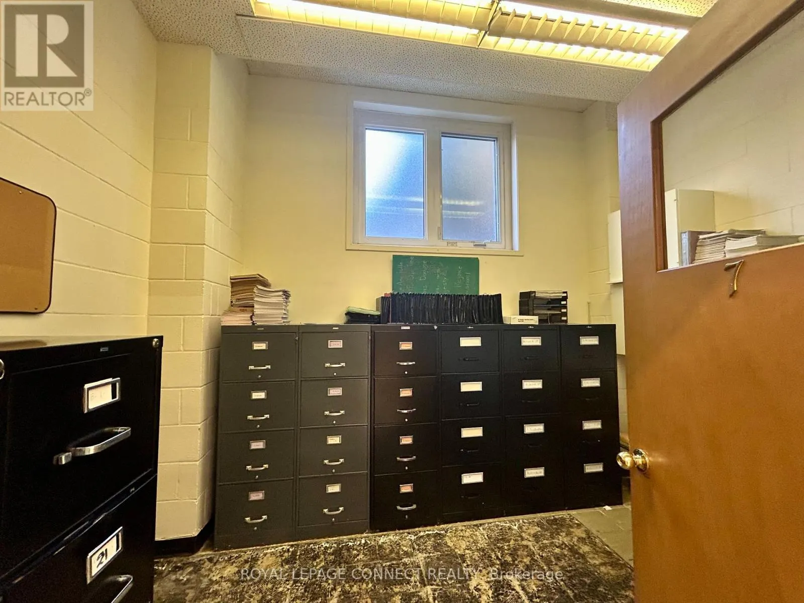 LOWER, OFF - 676 SIMCOE STREET N