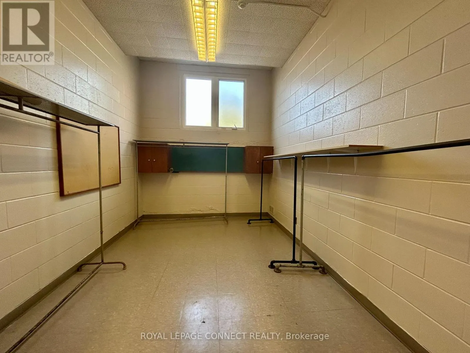LOWER, OFF - 676 SIMCOE STREET N