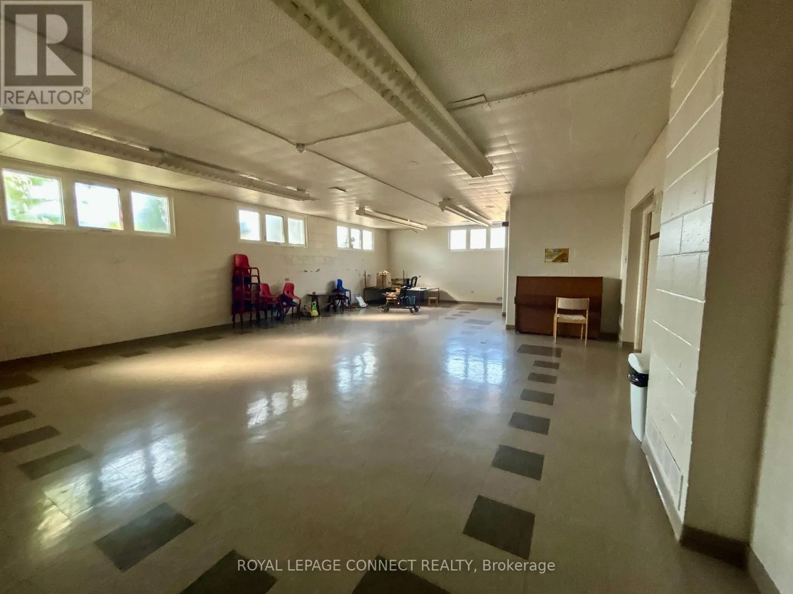 LOWER, OFF - 676 SIMCOE STREET N