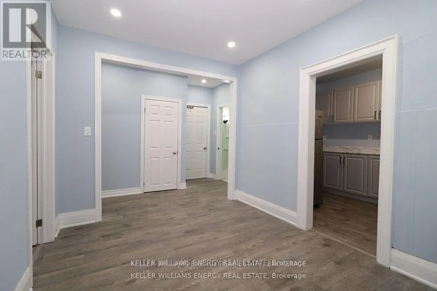 2 - 84 SIMCOE STREET N, #2