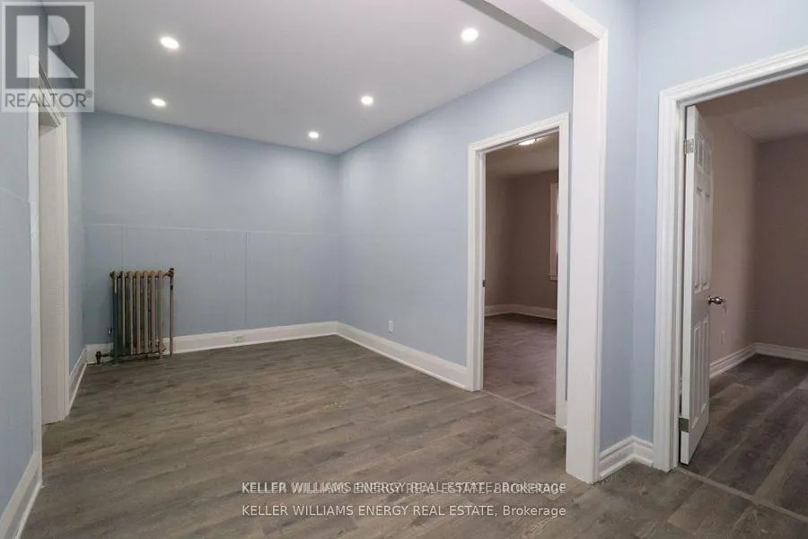 2 - 84 SIMCOE STREET N, #2