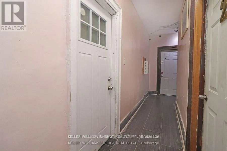 2 - 84 SIMCOE STREET N, #2