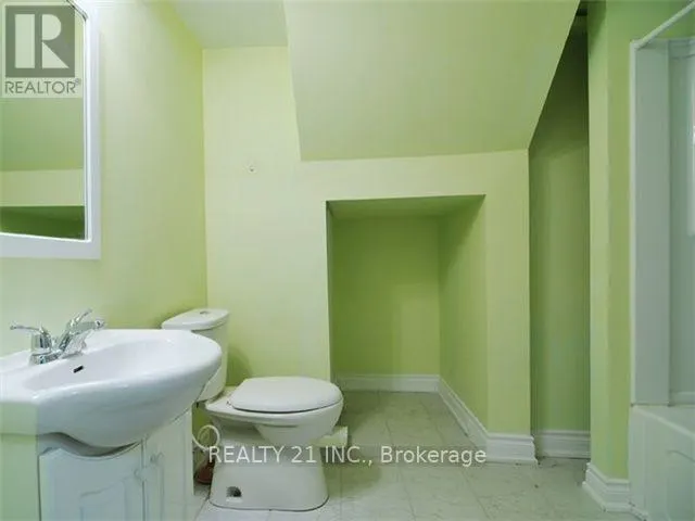 11 HEALE AVENUE