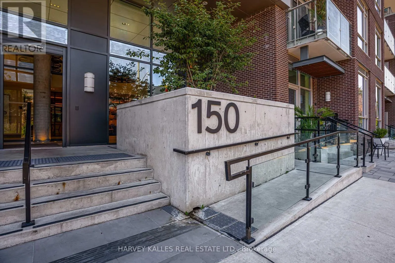 541 - 150 LOGAN AVENUE