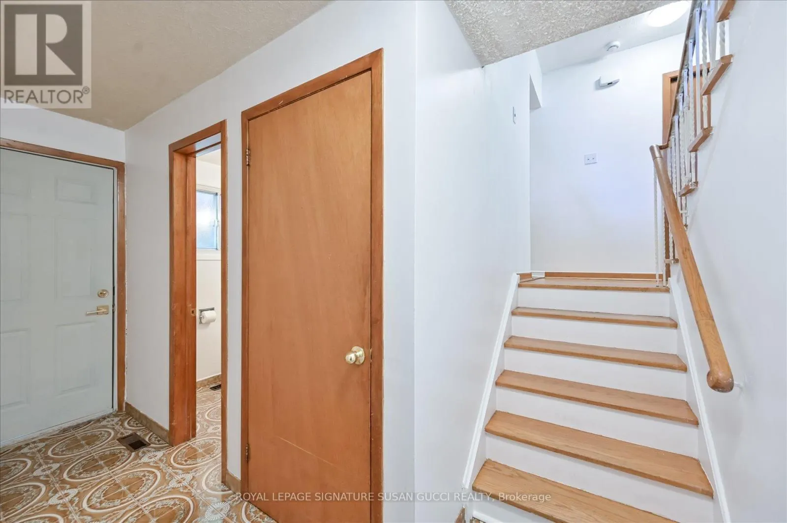 16 MUNFORD CRESCENT