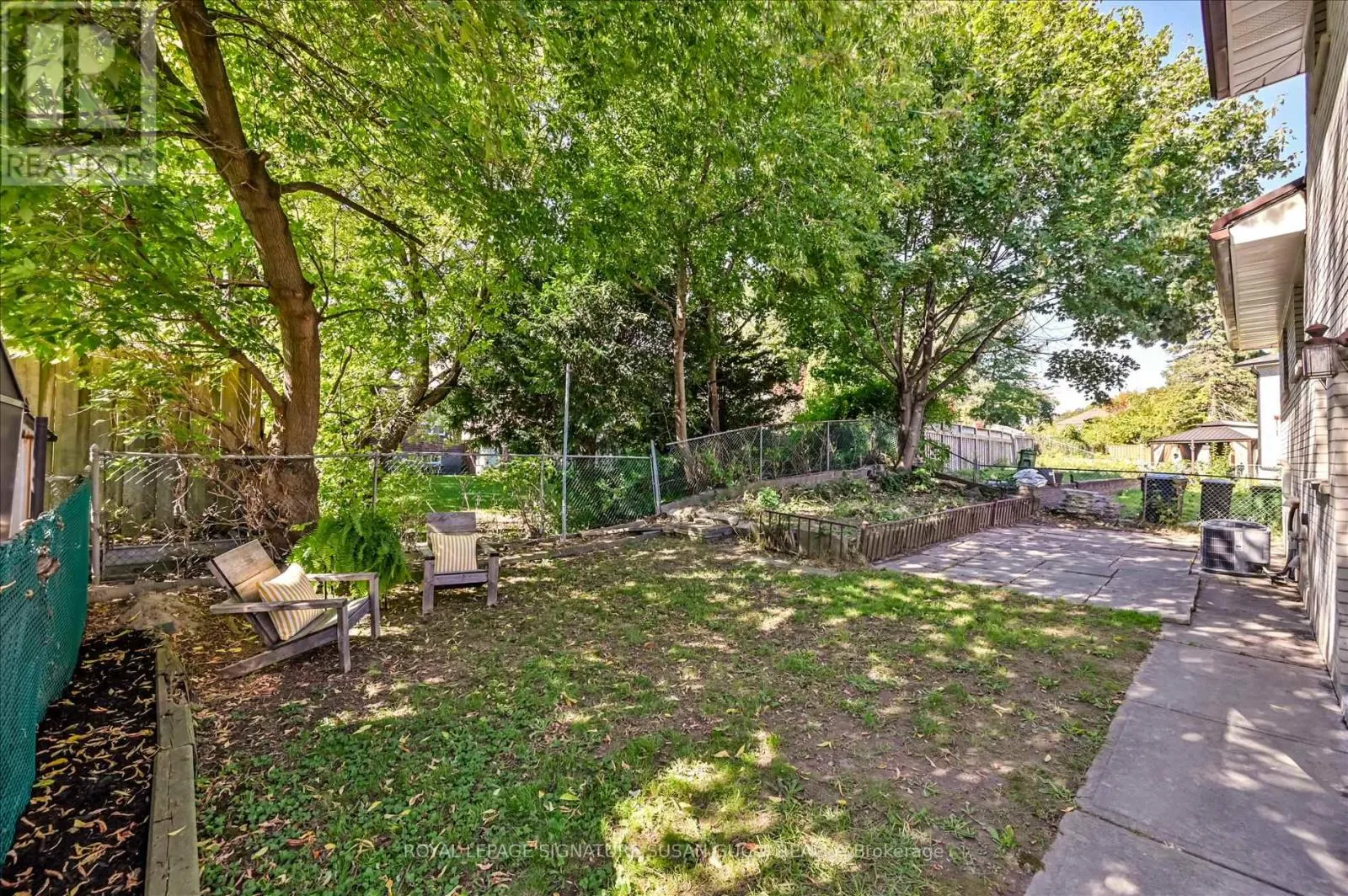 16 MUNFORD CRESCENT