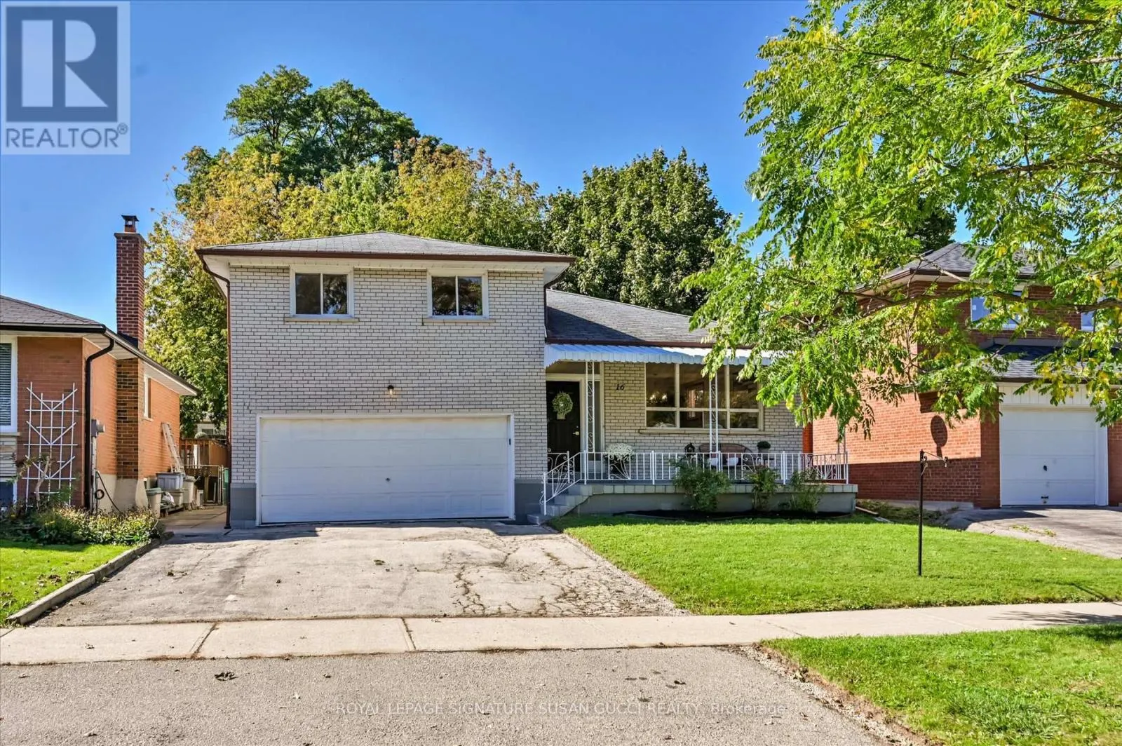 16 MUNFORD CRESCENT
