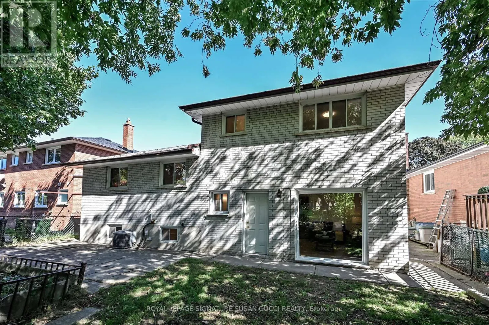 16 MUNFORD CRESCENT