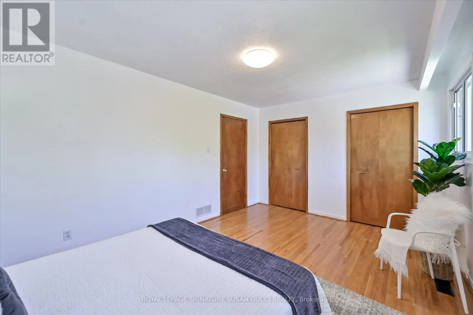 16 MUNFORD CRESCENT