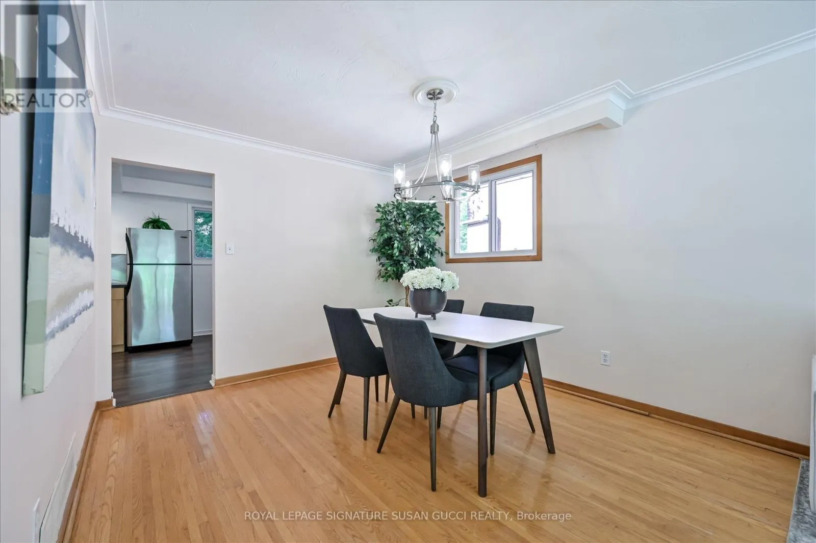 16 MUNFORD CRESCENT