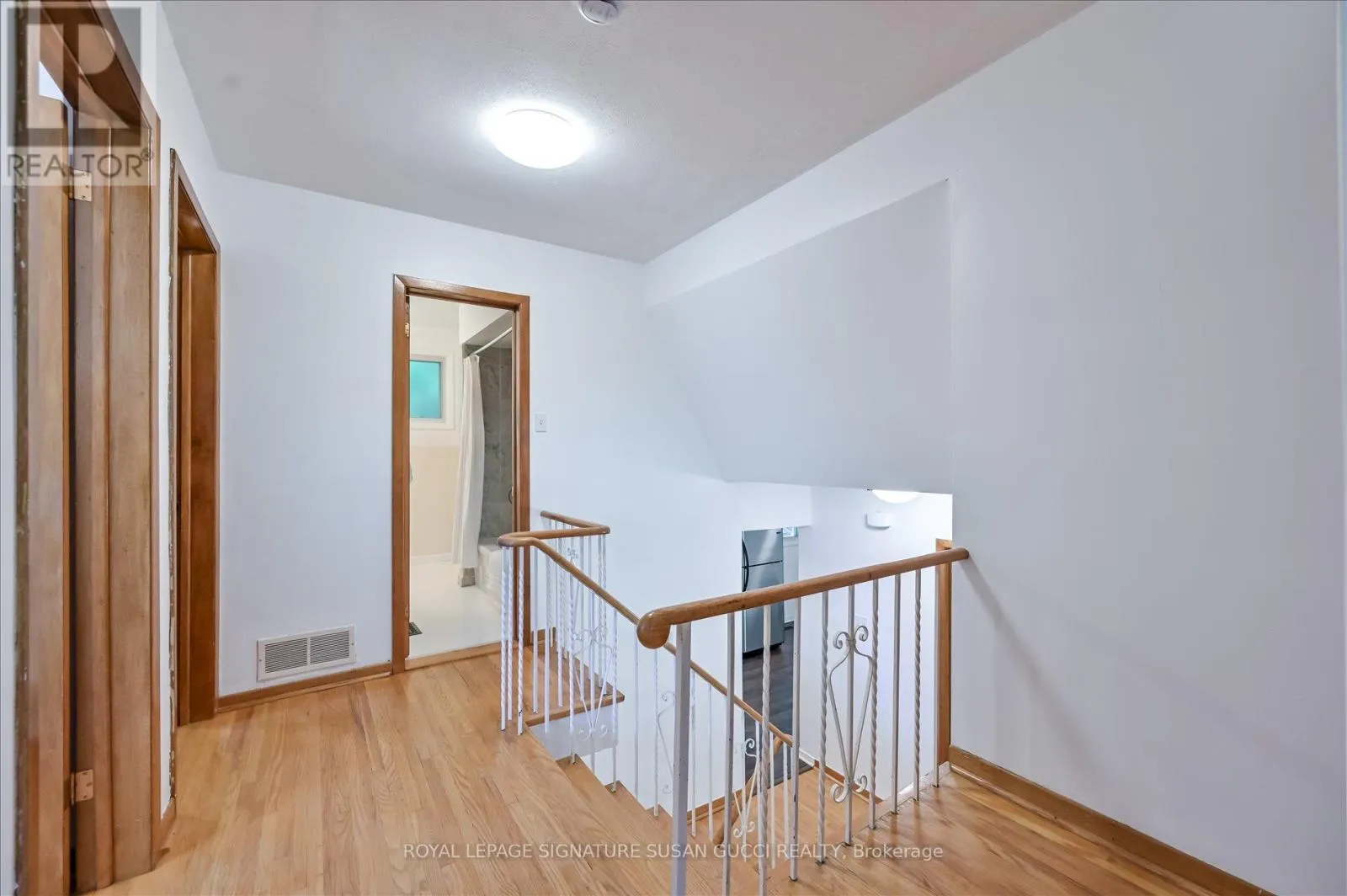 16 MUNFORD CRESCENT