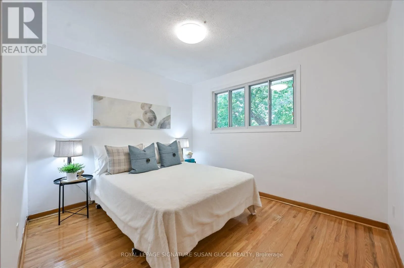 16 MUNFORD CRESCENT