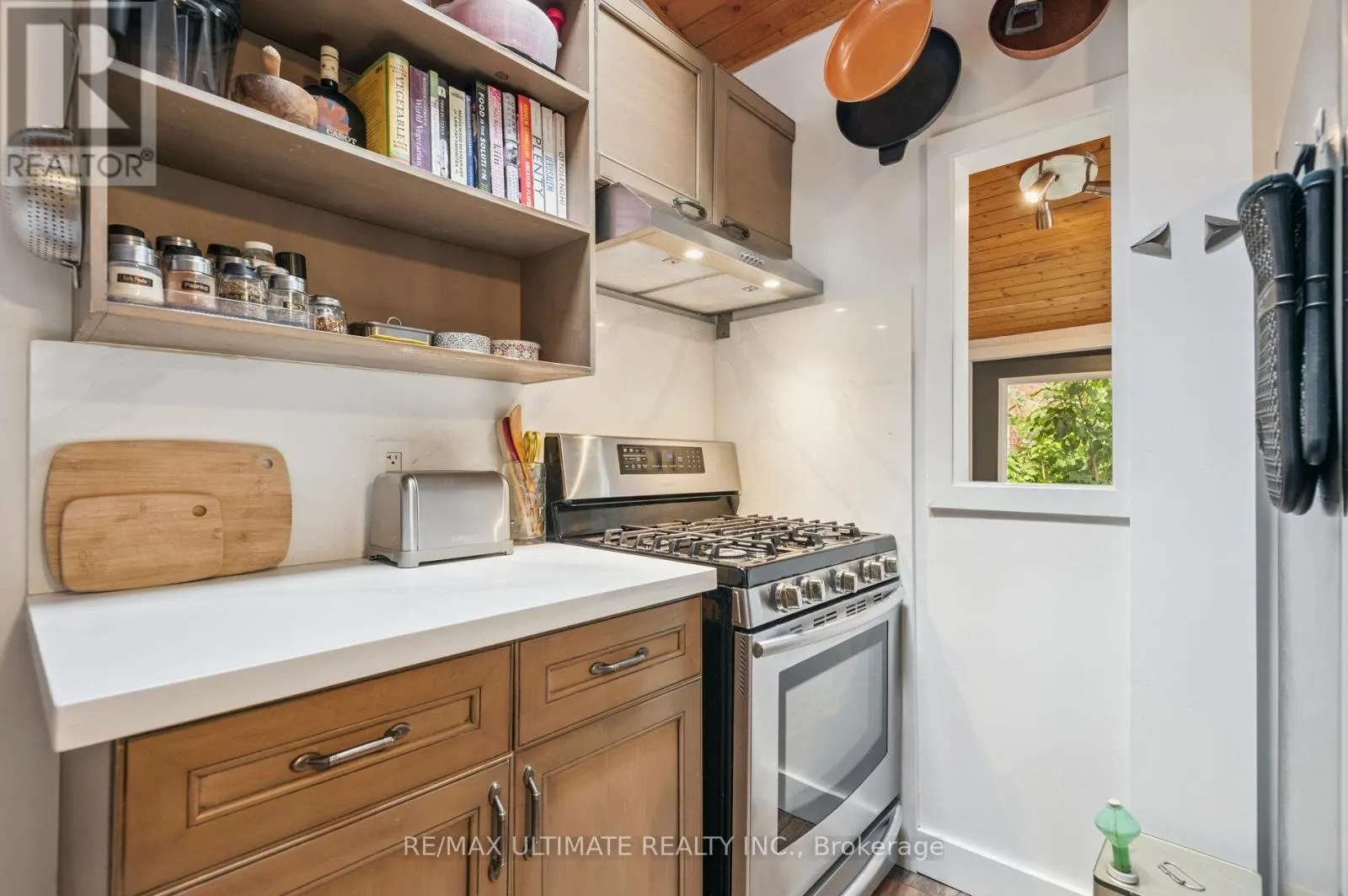 315 CEDARVALE AVENUE
