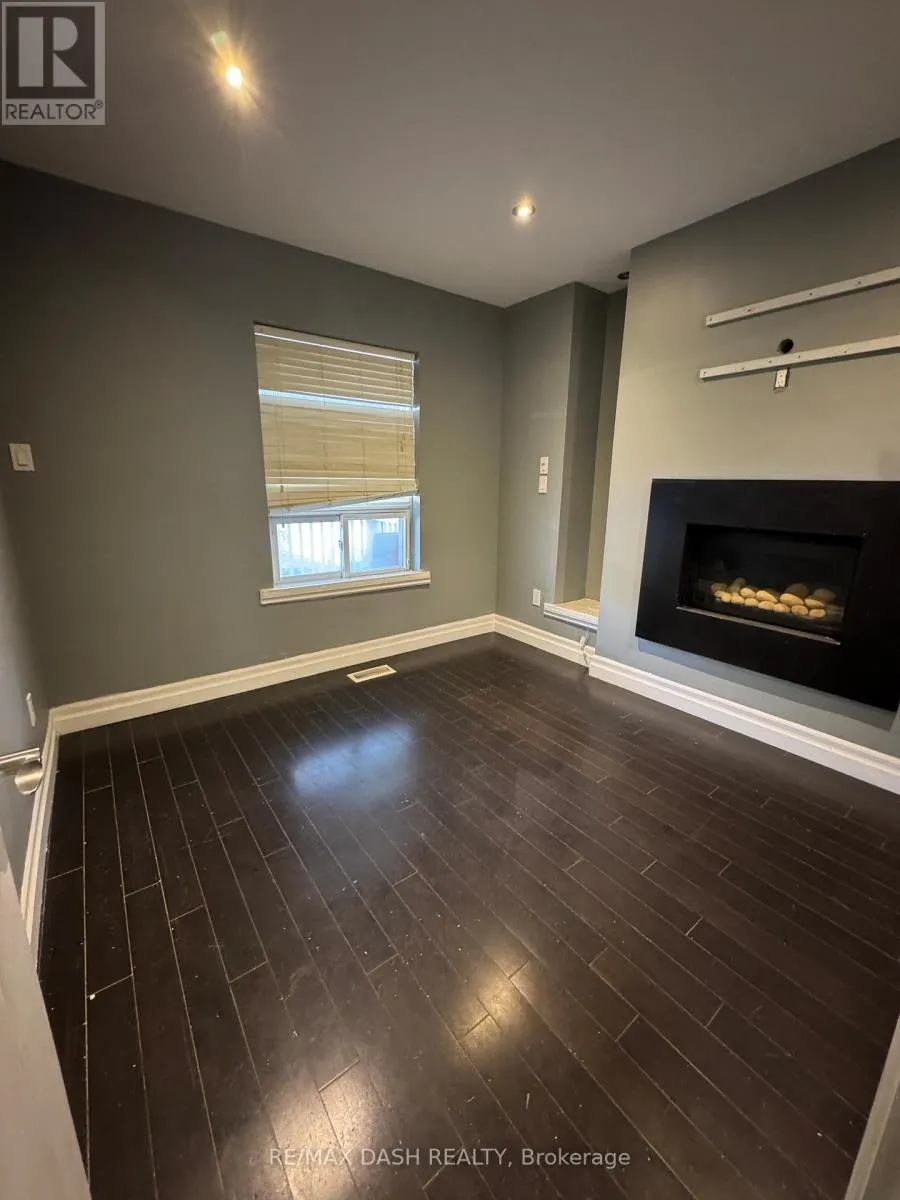 MAIN FL - 1531 QUEEN STREET E