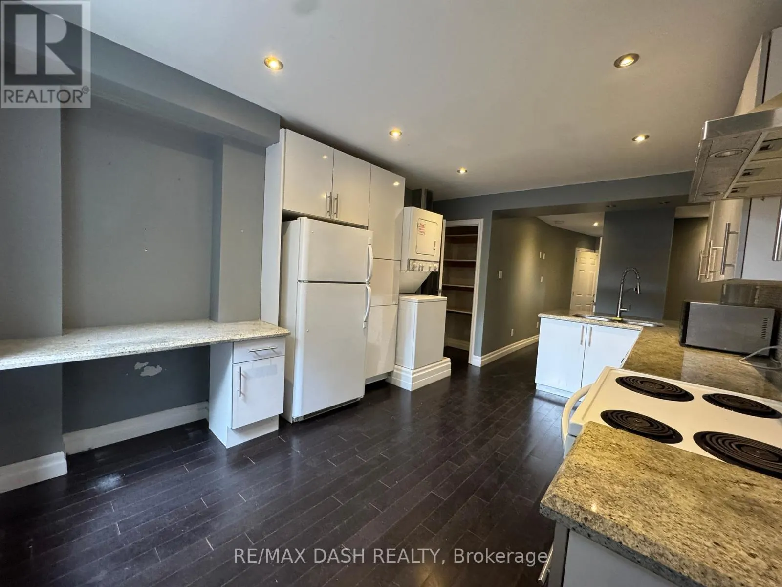 MAIN FL - 1531 QUEEN STREET E