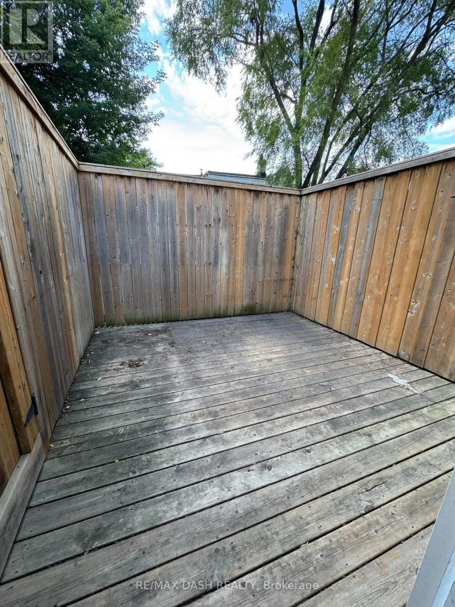 MAIN FL - 1531 QUEEN STREET E