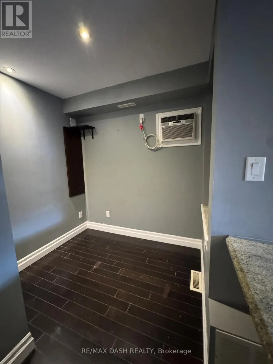 MAIN FL - 1531 QUEEN STREET E