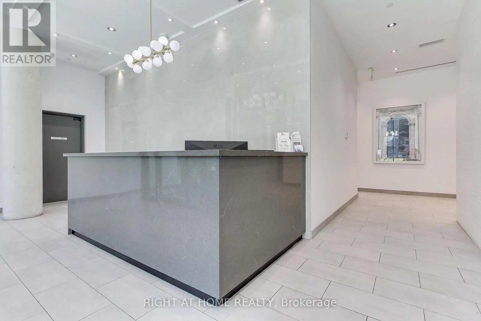 206 - 246 LOGAN AVENUE