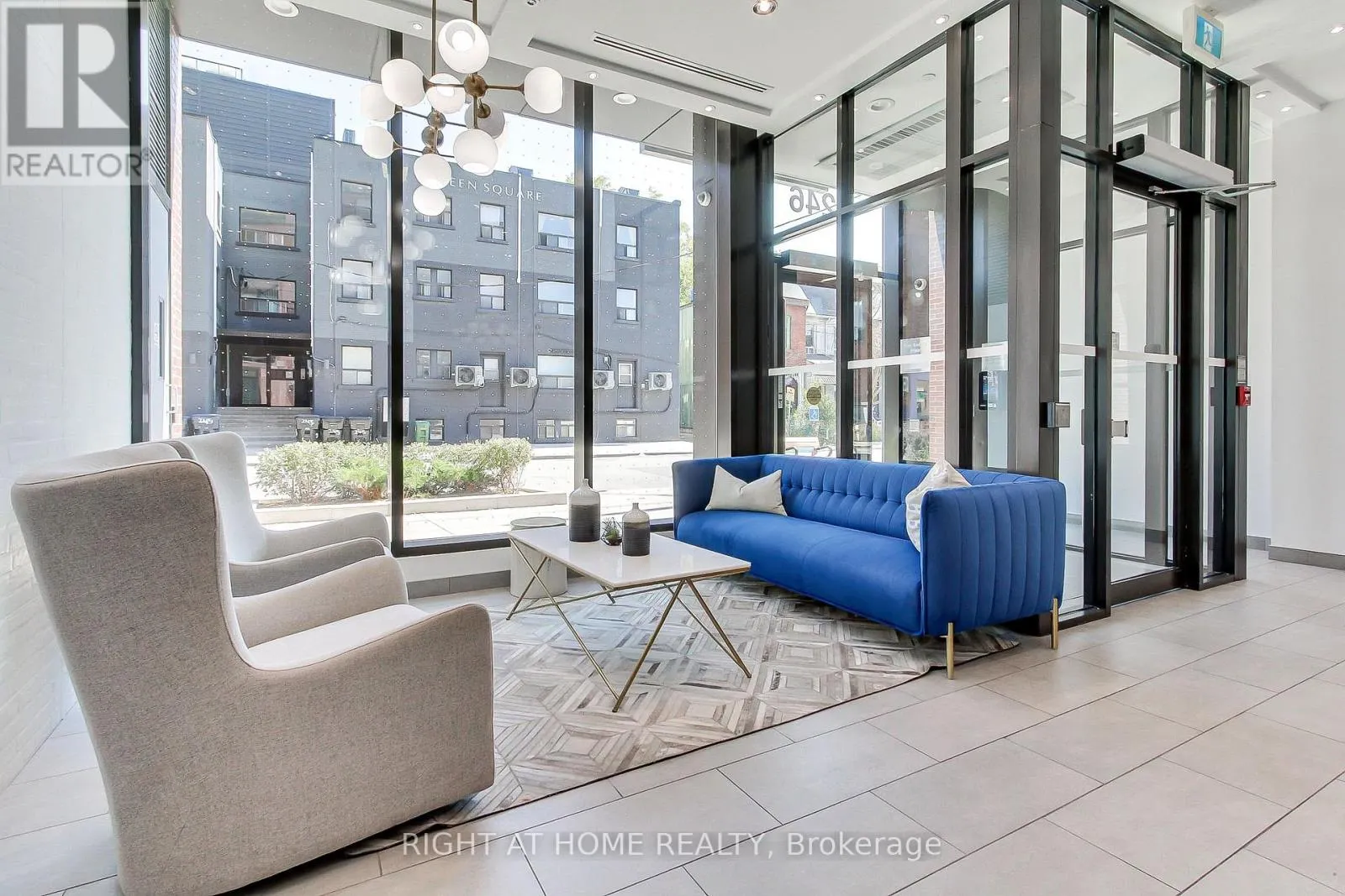 206 - 246 LOGAN AVENUE