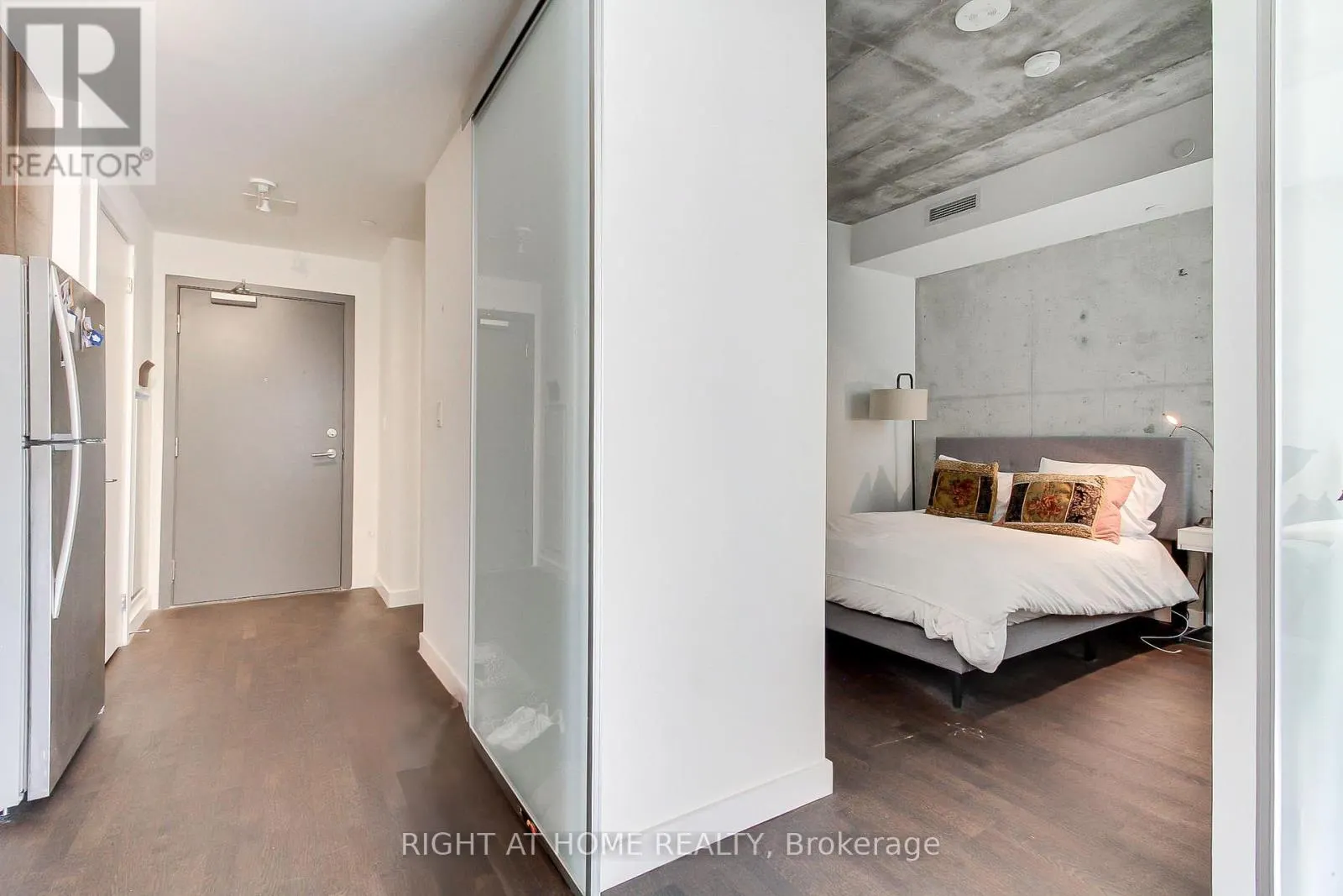 206 - 246 LOGAN AVENUE