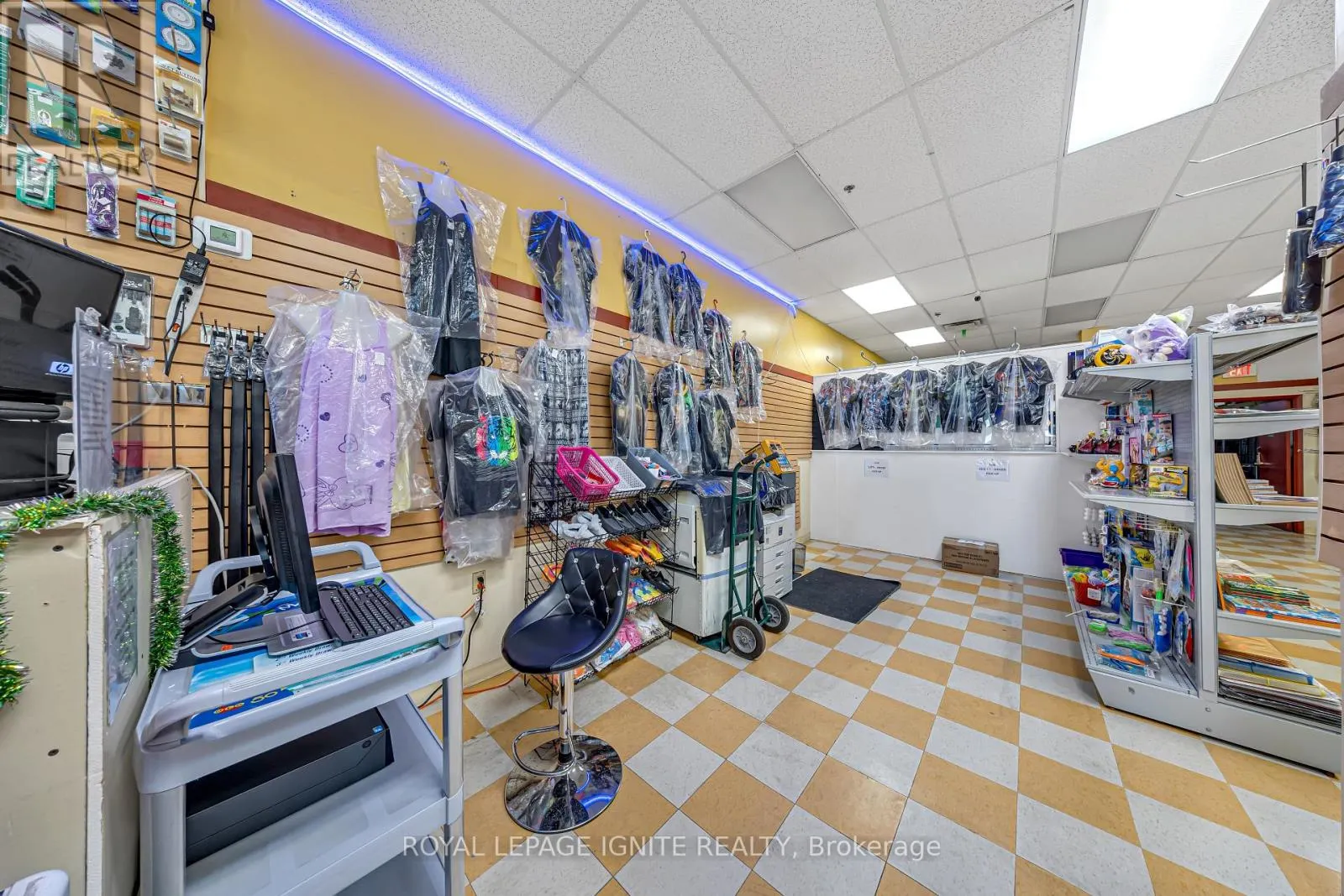 8 - 2650 LAWRENCE AVENUE E