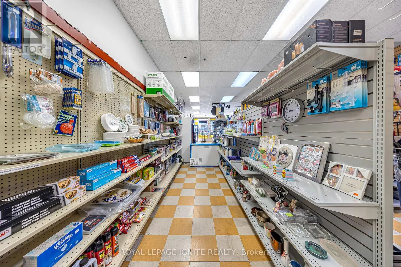8 - 2650 LAWRENCE AVENUE E