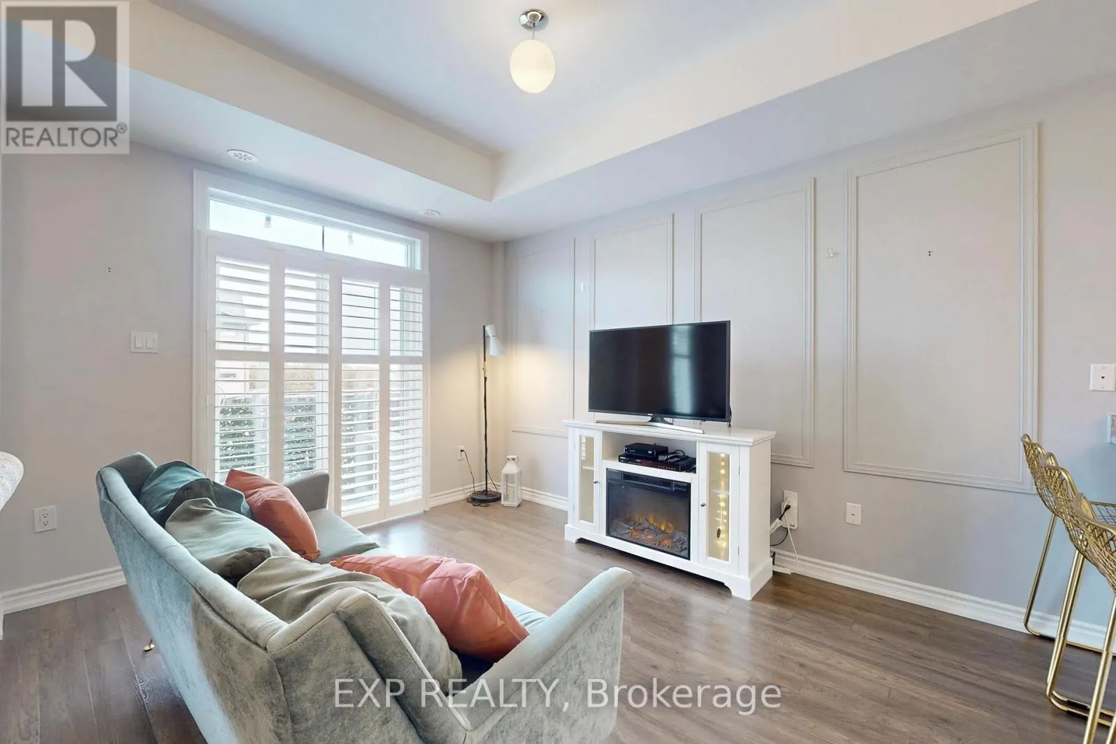94 - 2584 WILLIAM JACKSON DRIVE