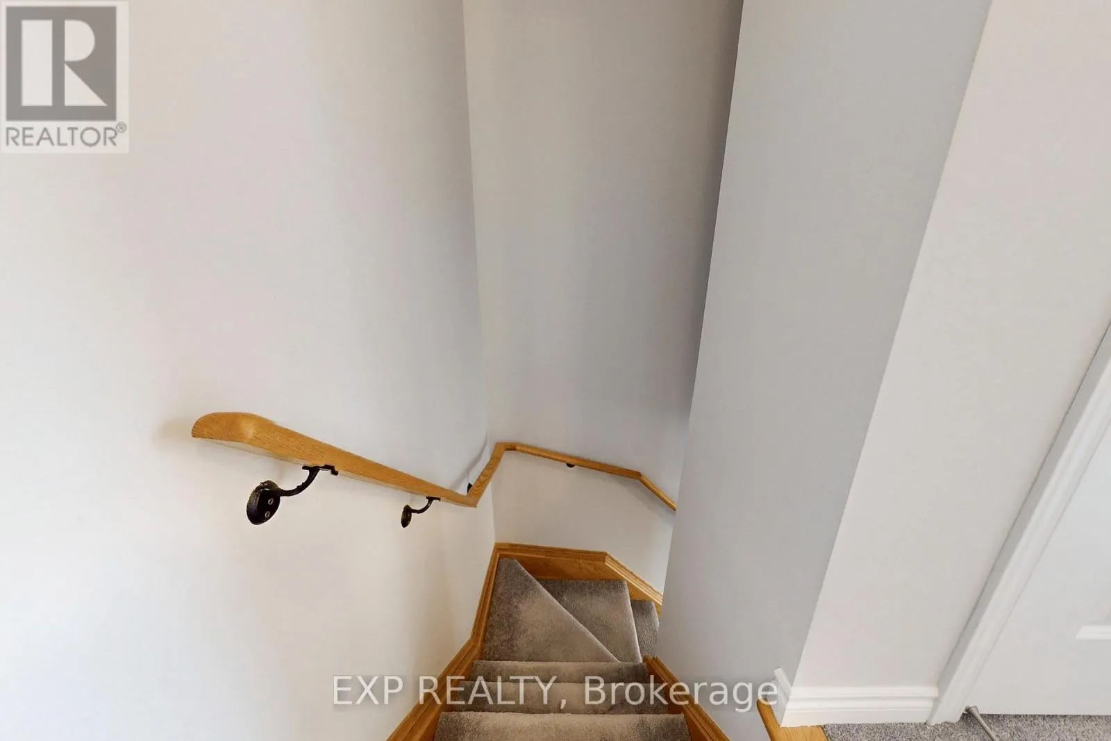 94 - 2584 WILLIAM JACKSON DRIVE