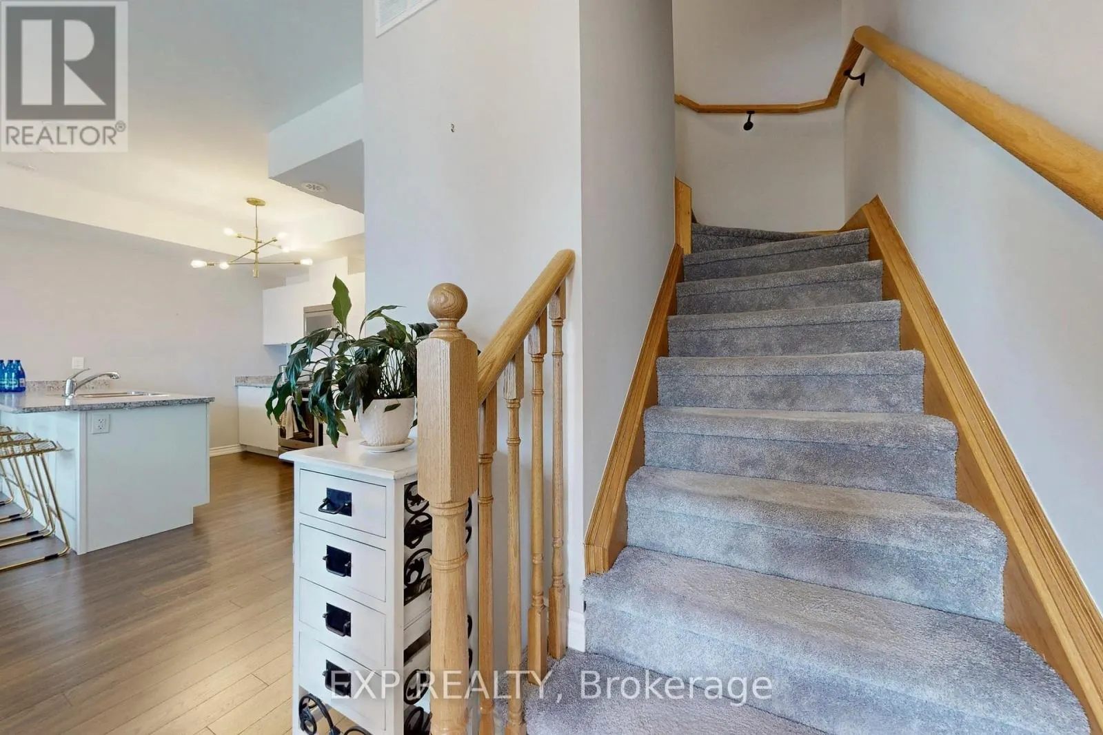 94 - 2584 WILLIAM JACKSON DRIVE
