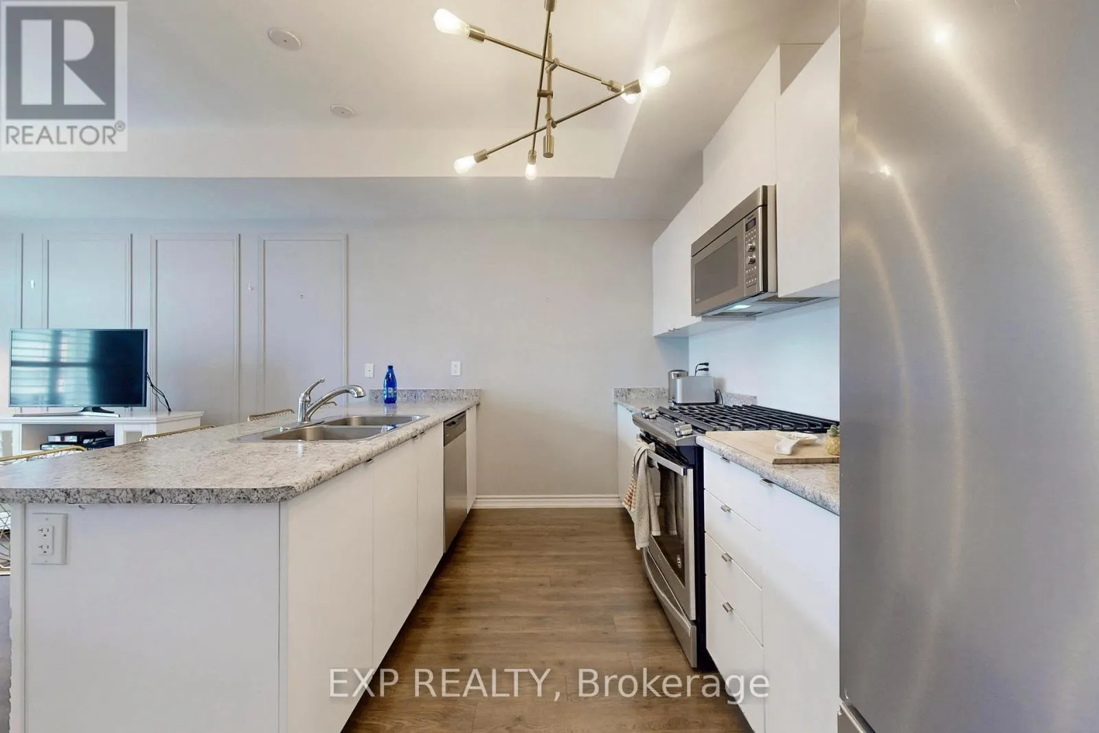 94 - 2584 WILLIAM JACKSON DRIVE