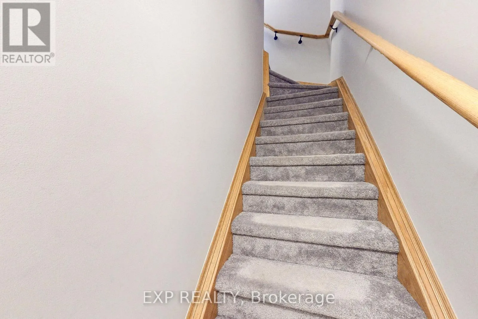 94 - 2584 WILLIAM JACKSON DRIVE