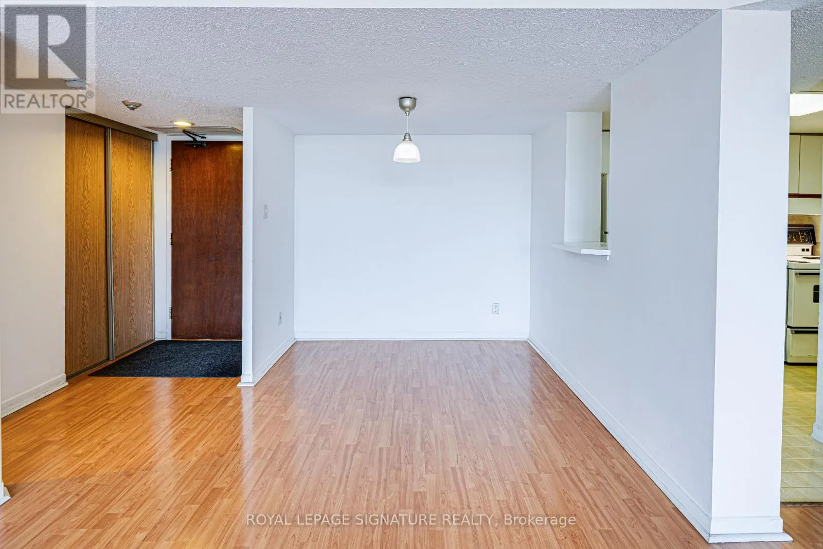 405 - 150 ALTON TOWERS CIRCLE