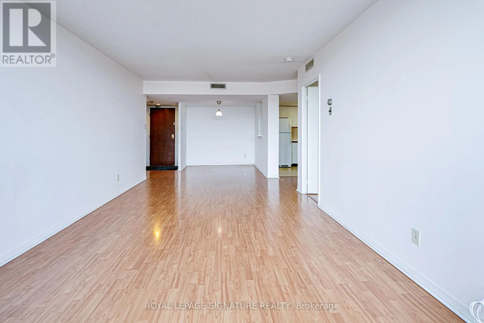 405 - 150 ALTON TOWERS CIRCLE