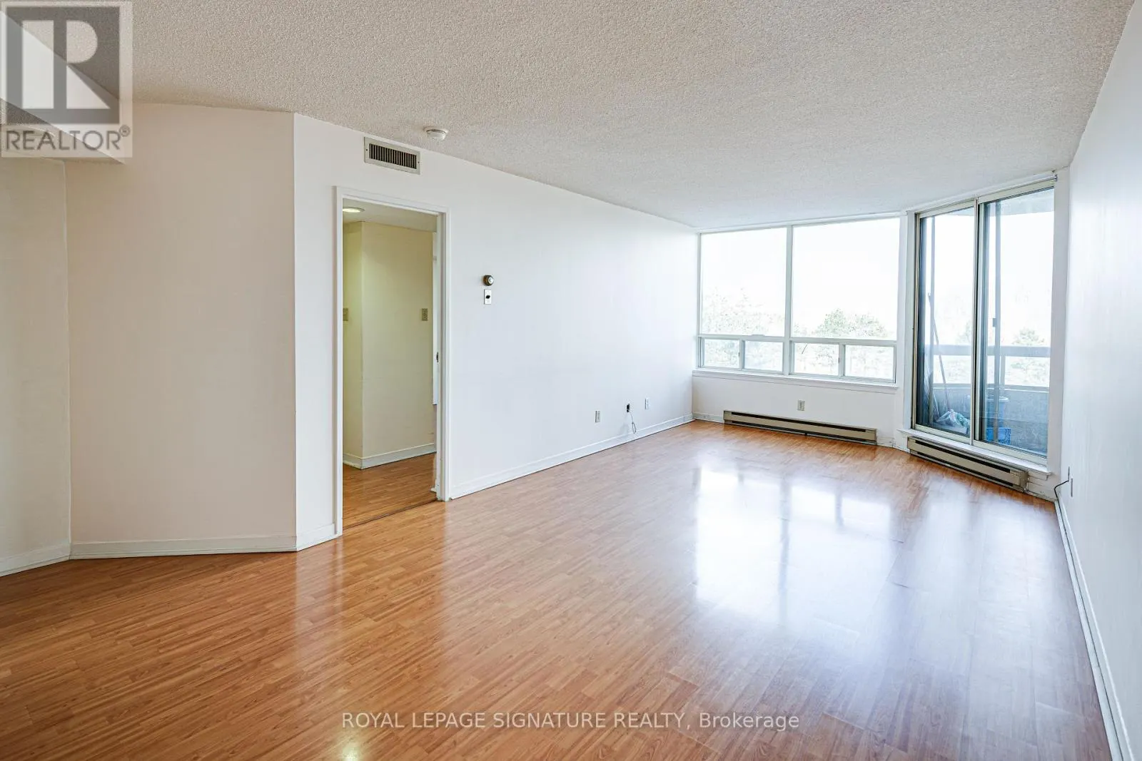 405 - 150 ALTON TOWERS CIRCLE