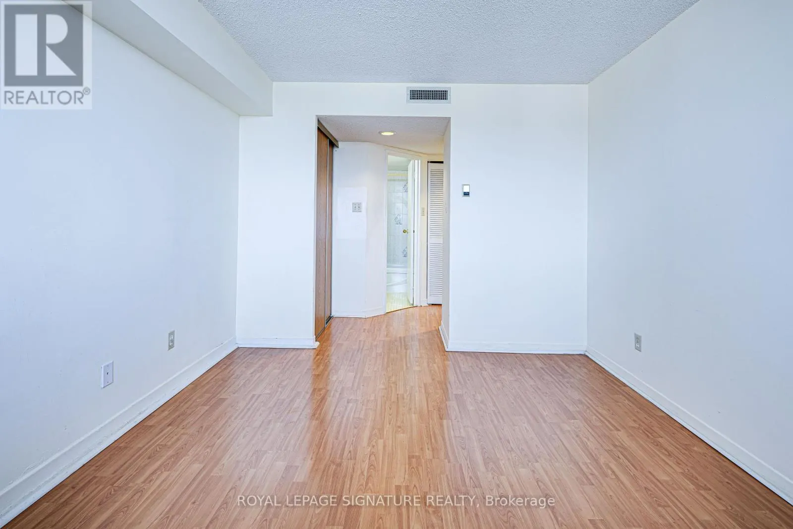 405 - 150 ALTON TOWERS CIRCLE