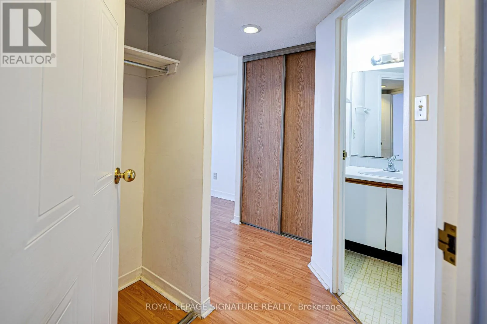 405 - 150 ALTON TOWERS CIRCLE