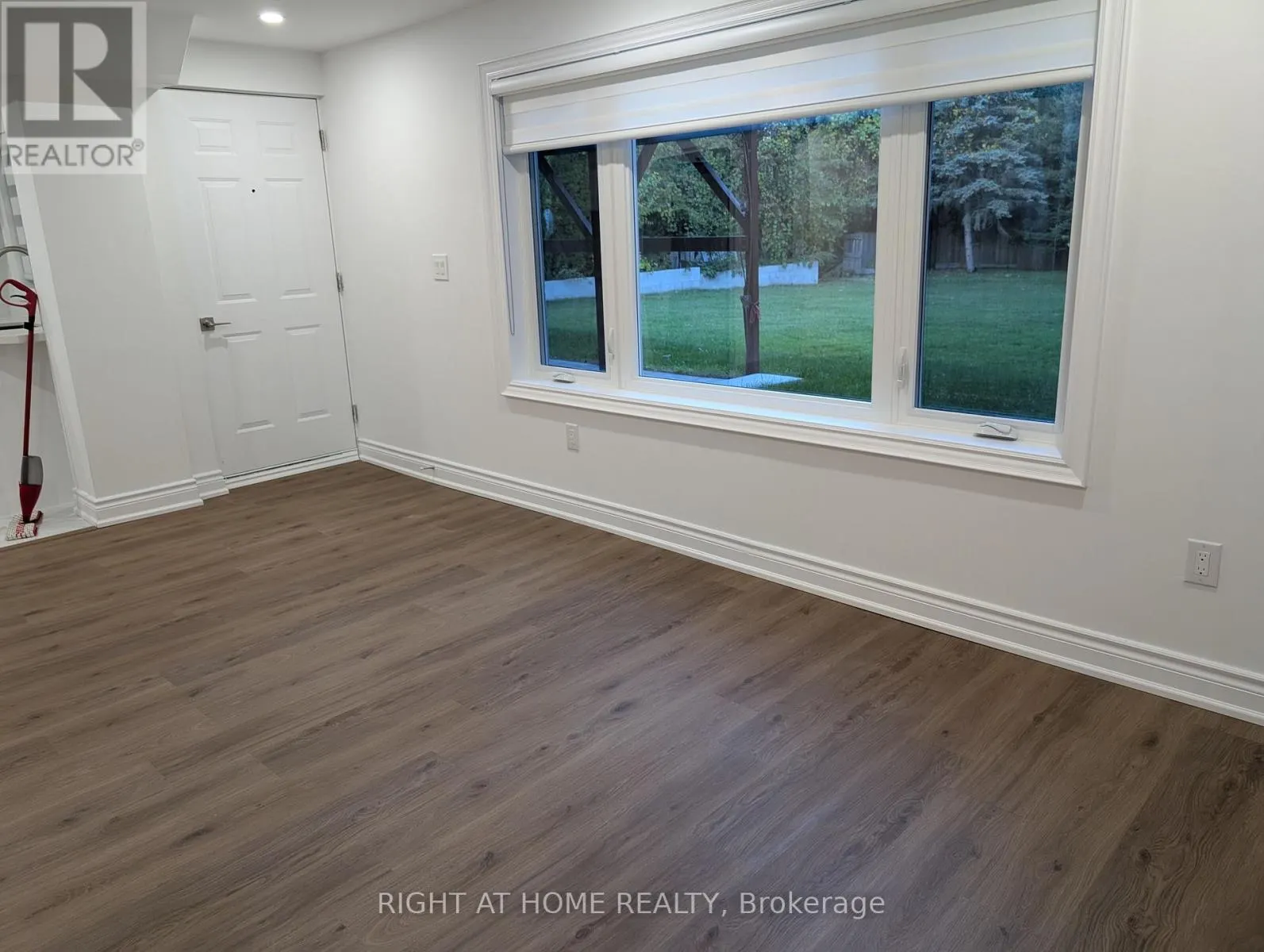 UNIT 1 - 251 MEADOW ROAD