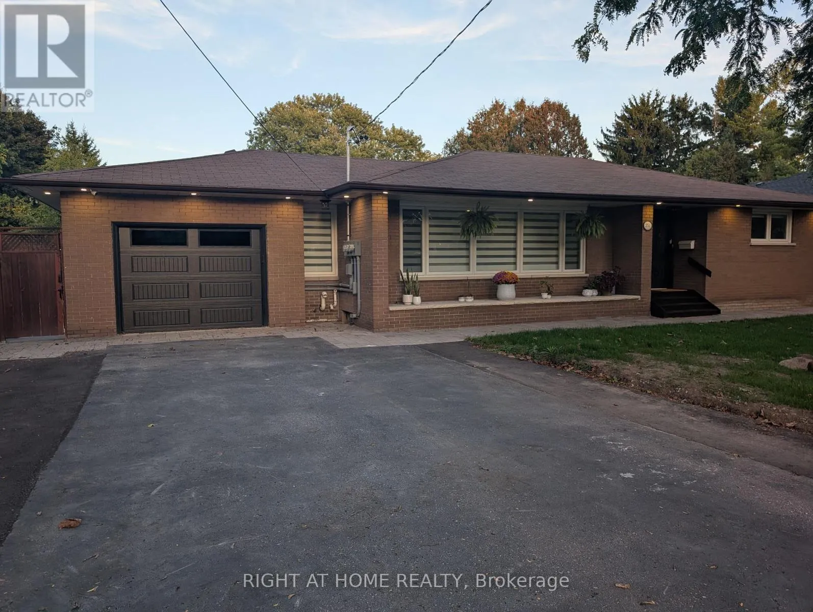 UNIT 1 - 251 MEADOW ROAD