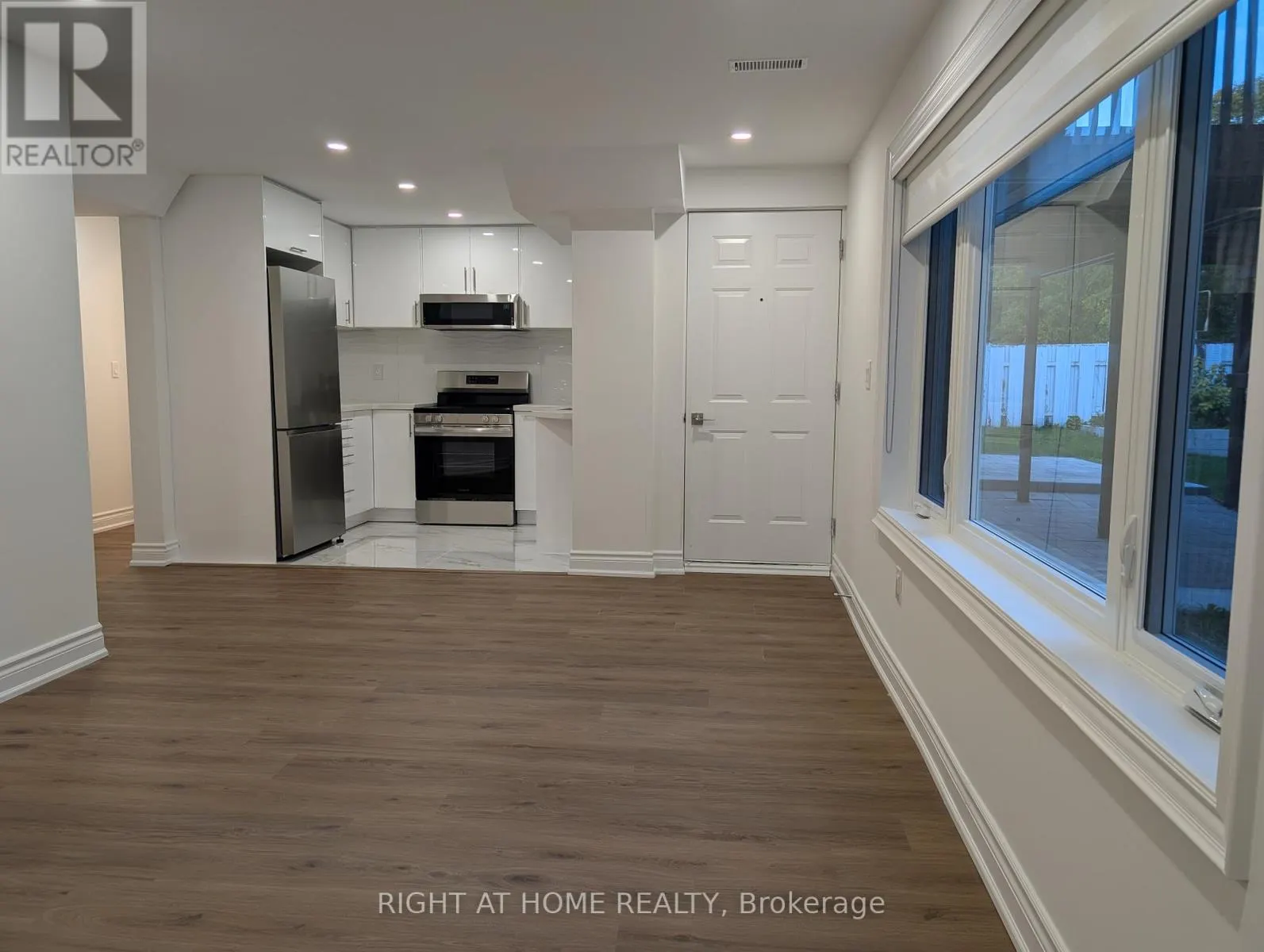 UNIT 1 - 251 MEADOW ROAD