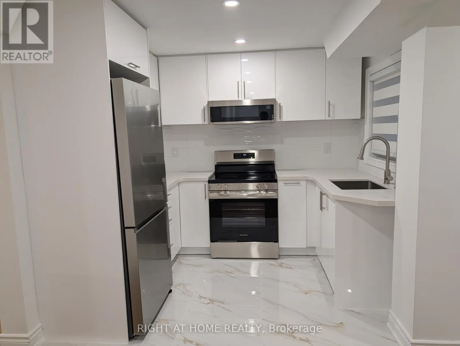 UNIT 1 - 251 MEADOW ROAD