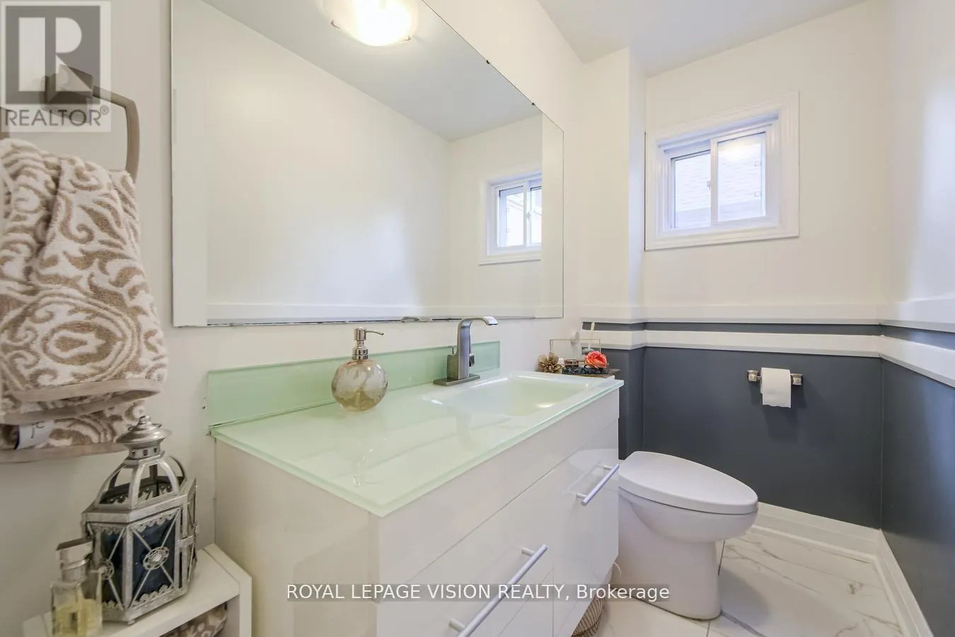 28 VALLEY CENTRE DRIVE S