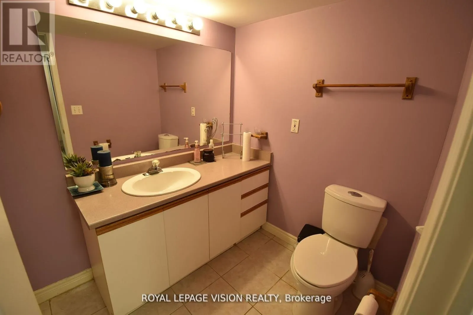 28 VALLEY CENTRE DRIVE S