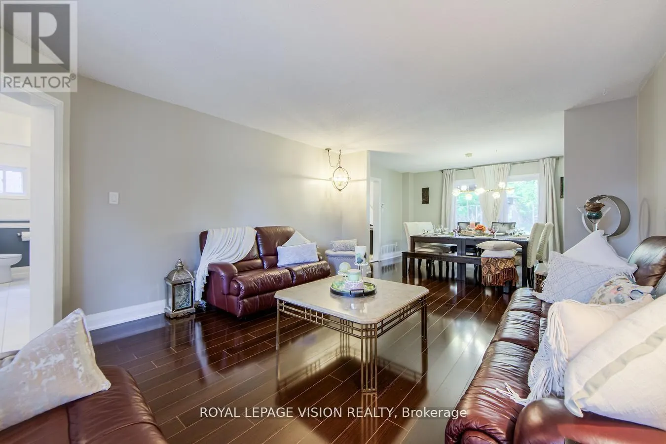 28 VALLEY CENTRE DRIVE S