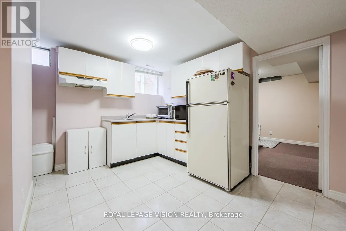 28 VALLEY CENTRE DRIVE S