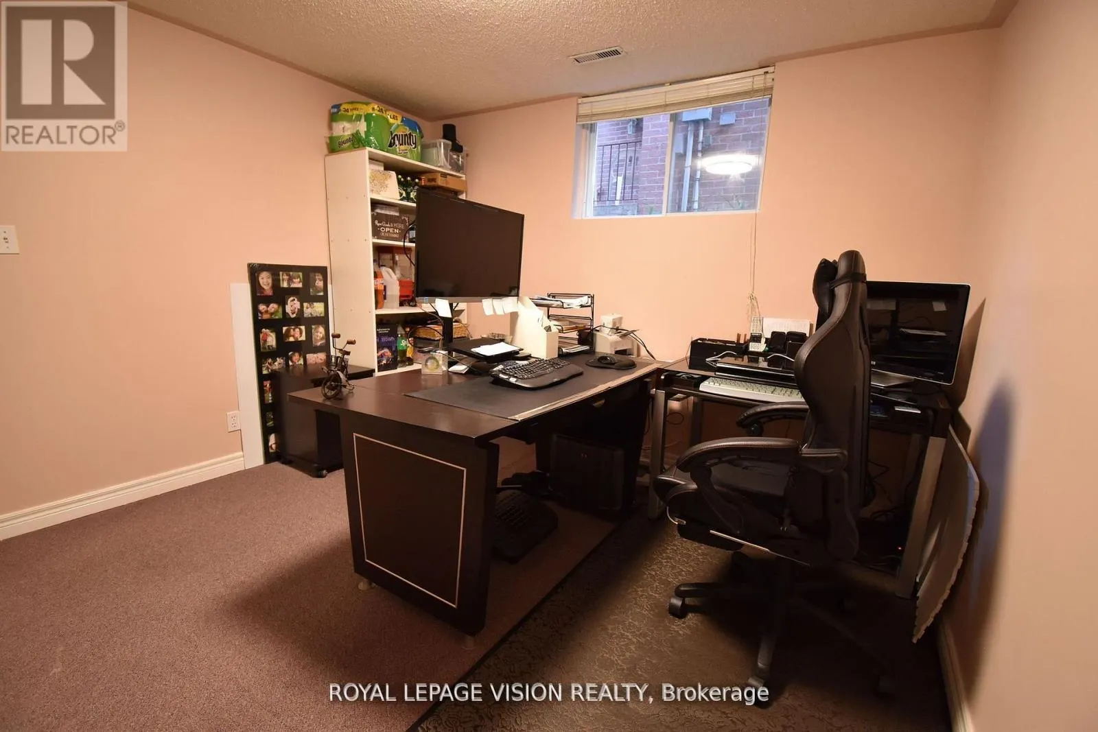 28 VALLEY CENTRE DRIVE S